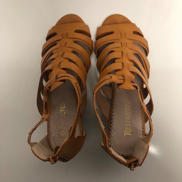 Restricted Cognac Strappy Wedge Sandals Womens Size 8.5 Back Zipper Shoes - Picture 5 of 7